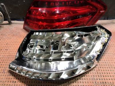 Распаковка фары Mercedes-Benz w212 для замены светодиодов
