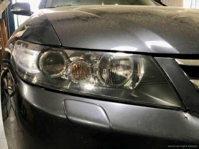 Стекло фары Honda Accord после полировки