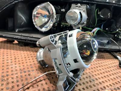 Новые биксеноновые линзы Hella F1 для установки в фары Мазда 6