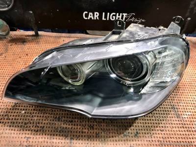 Оптика BMW X5 e70 после внутренней чистки и замены стекла фары