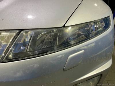 Стекло фары Honda Civic после полировки